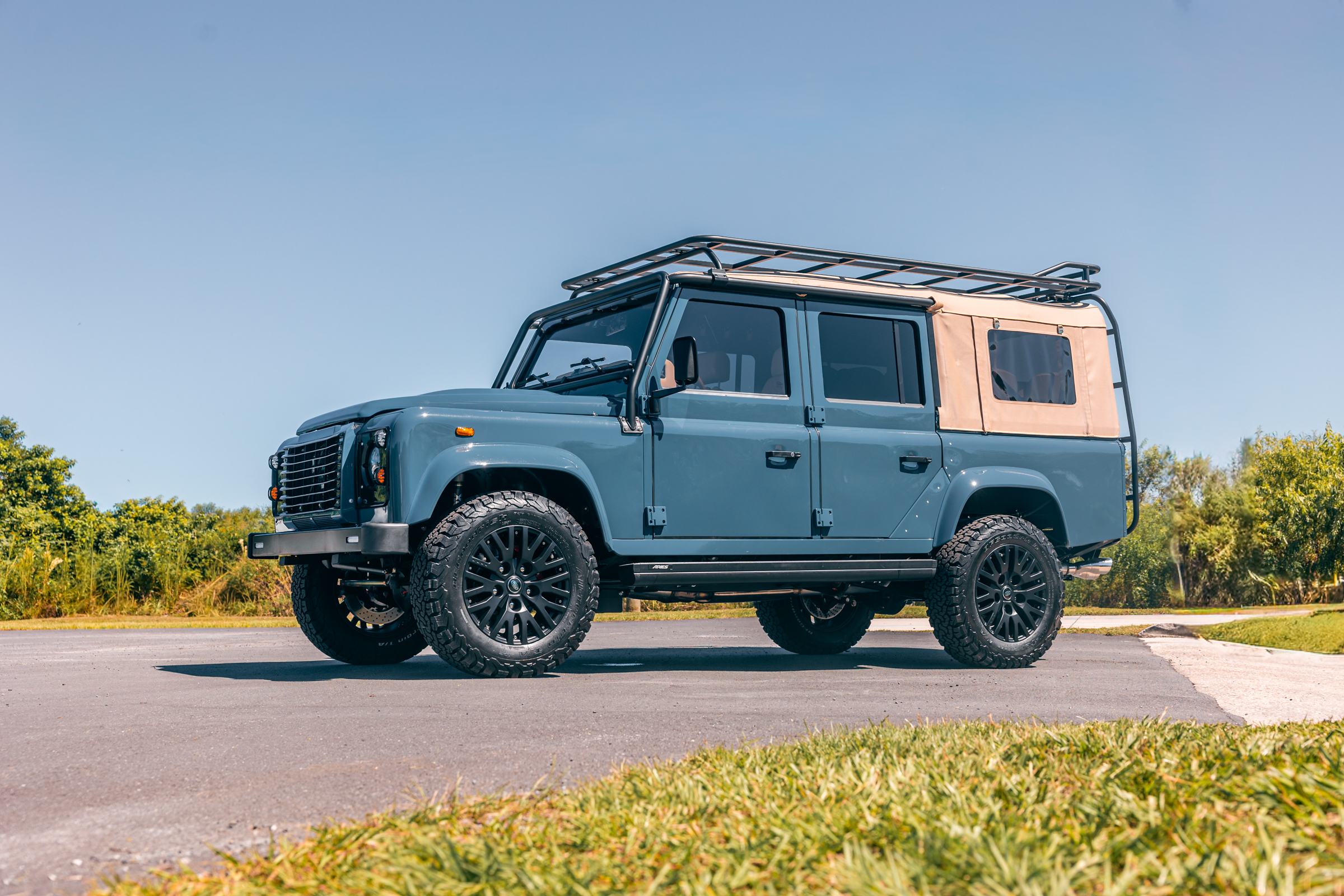 Mexaniki Sürücülük Hissi Üçün Yaradılan Manual V8 Defender 110