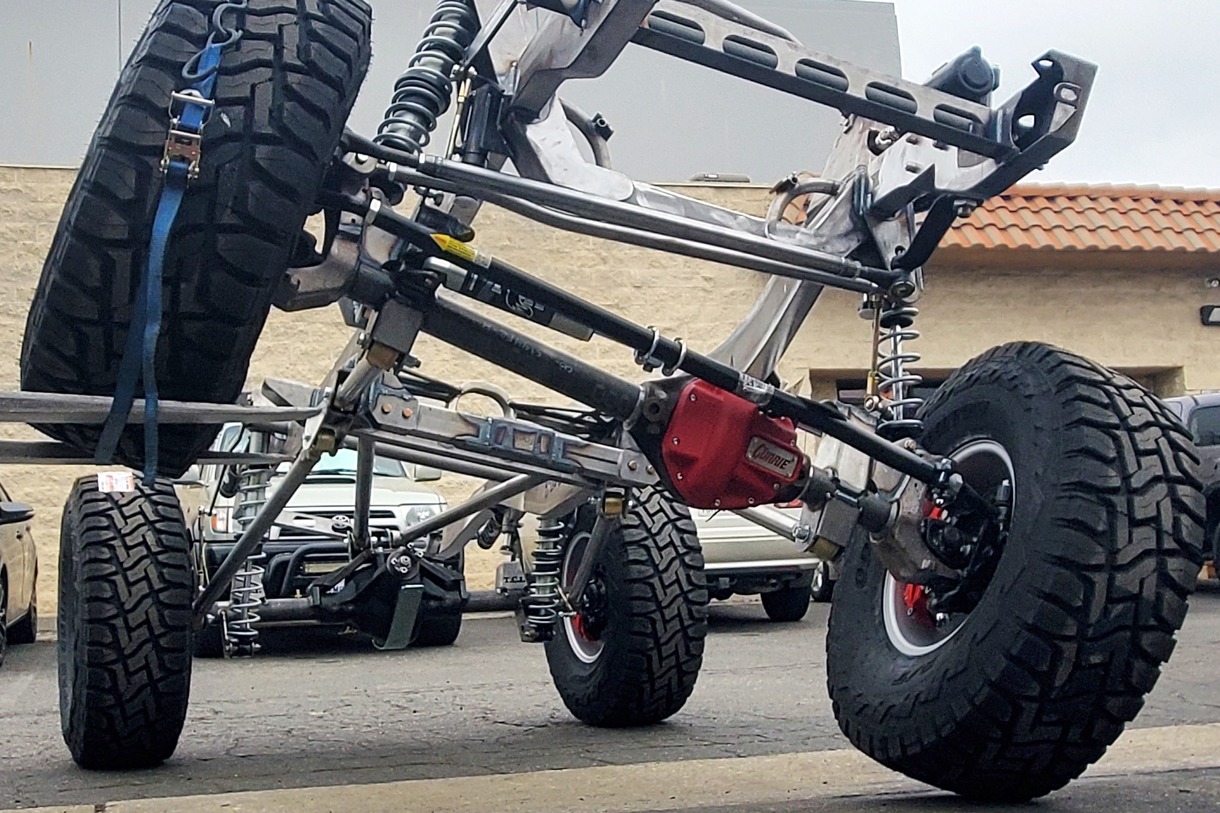 TCI Engineering Klassik Yük Maşınları Üçün Birbaşa Əvəzedici F-100 4×4 Şassi Təqdim Edir