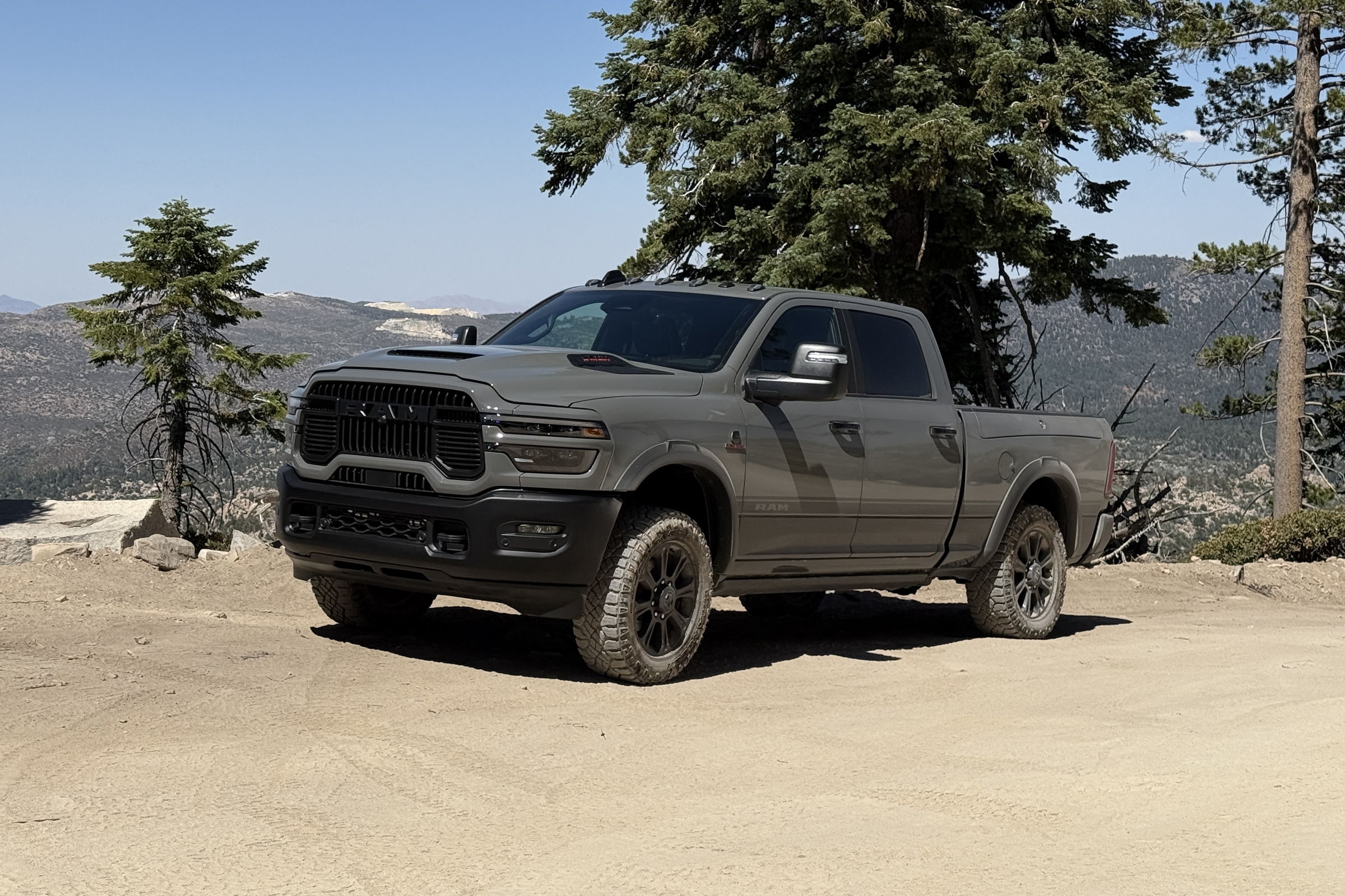 2026 Ram 2500 Heavy Duty Rebel: Daha Çox Moment, Eyni Dözülməz Xarakter