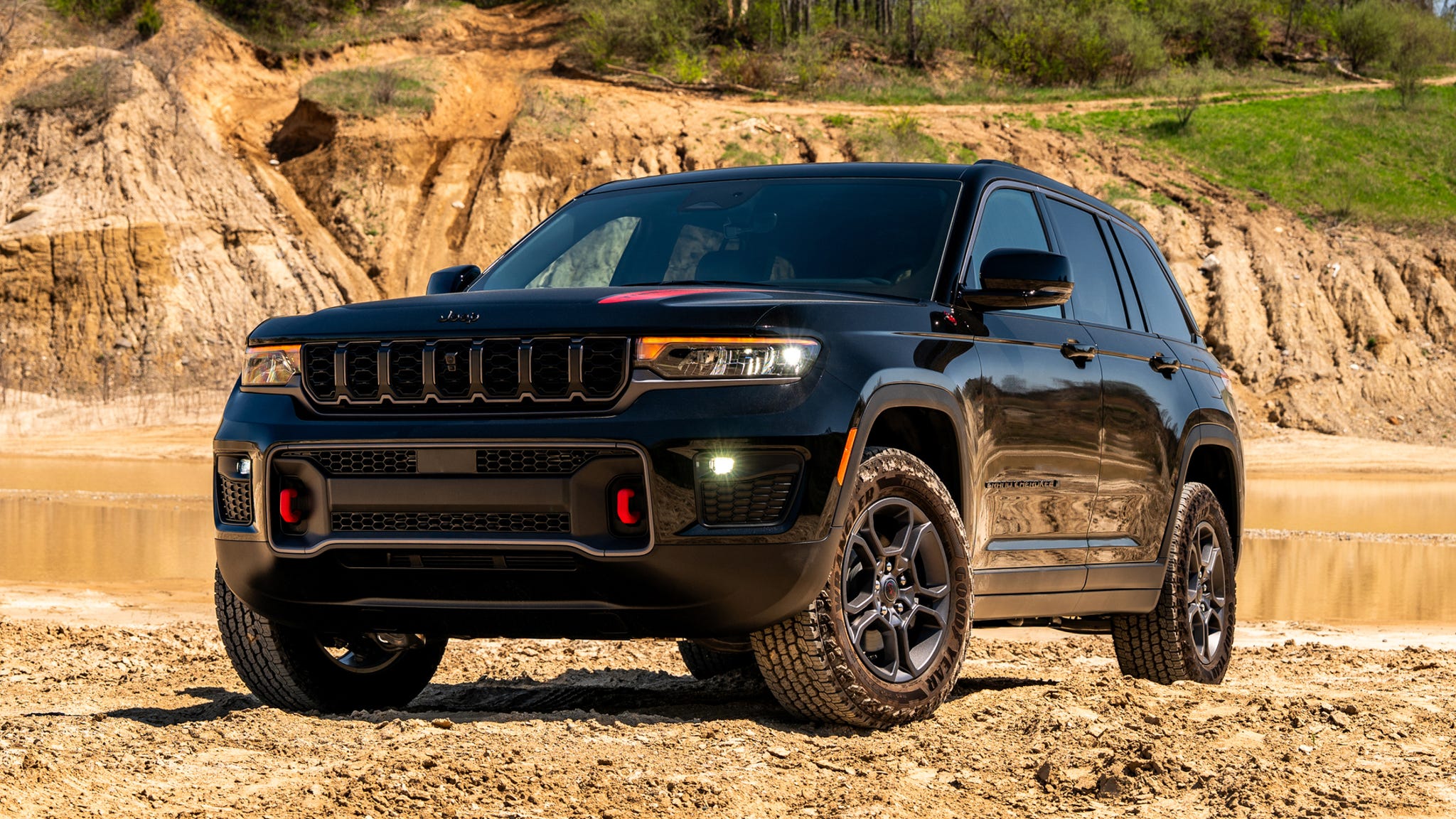 2027 Jeep Grand Cherokee Trailhawk və Overland Hurricane 4 Mühərriki ilə Geri Qayıdır
