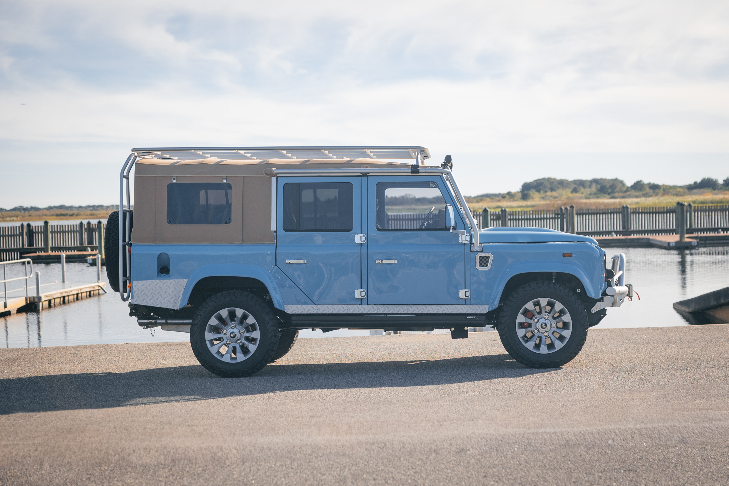 ECD-nin Pelican Layihəsi: Land Rover Defender 110 Dəniz Üslubunda Yenidən Doğulur