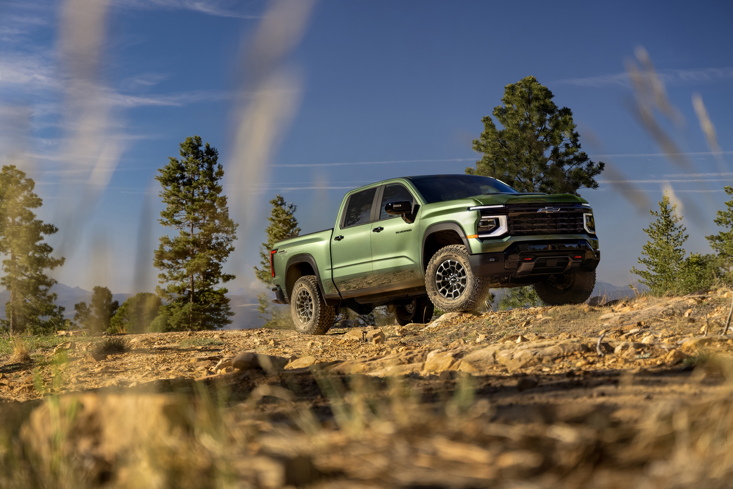 Chevrolet Yeni Nəsil 2027 Silverado Xəttini Təqdim Etdi — Ən Güclü ZR2 Öndə