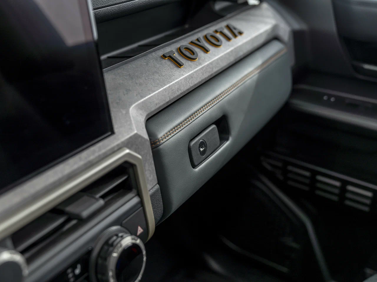 Toyota 4Runner VI — 11