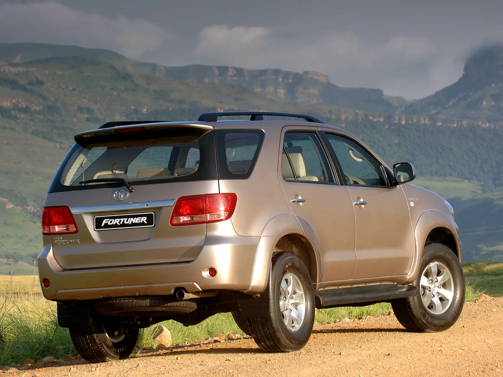 Toyota Fortuner I — 3