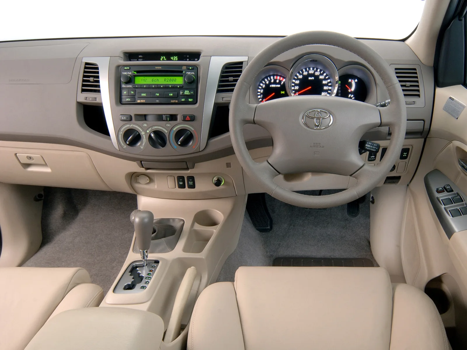 Toyota Fortuner I — 4