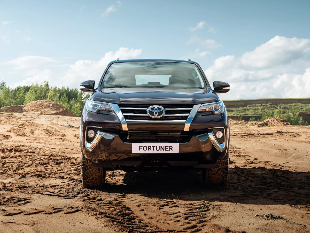 Toyota Fortuner II — 2