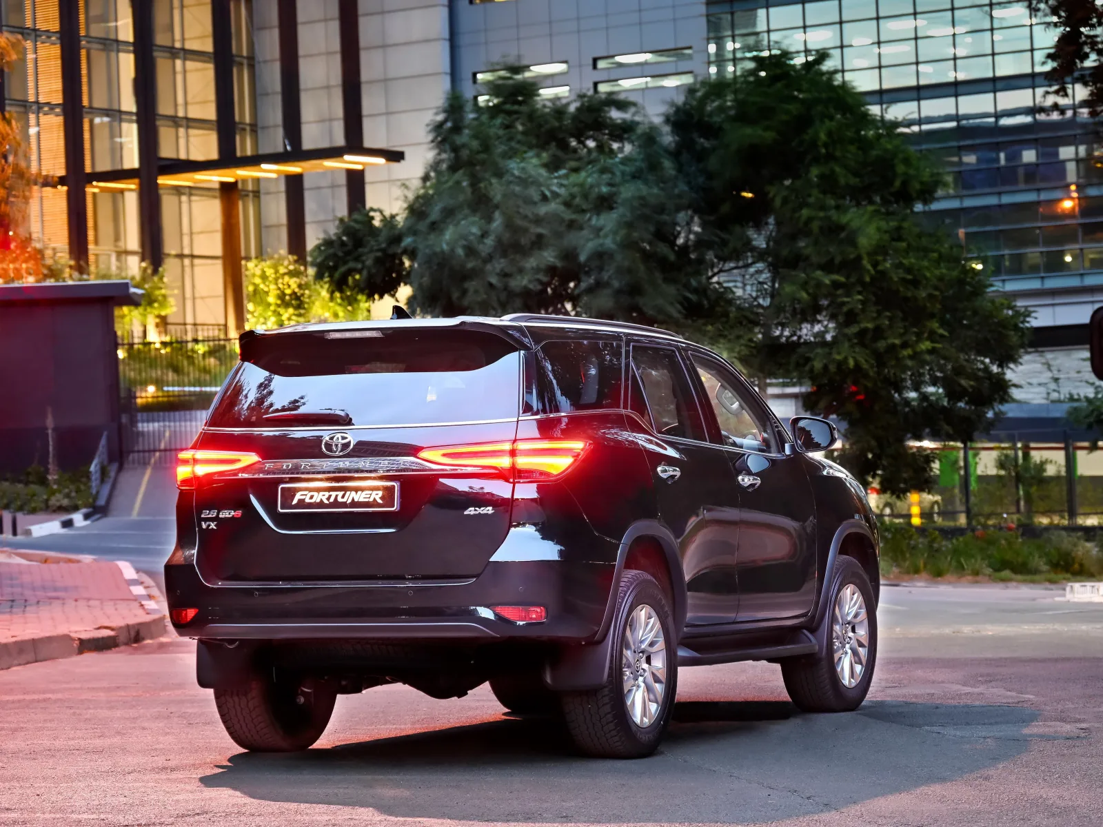 Toyota Fortuner II Restyling — 3