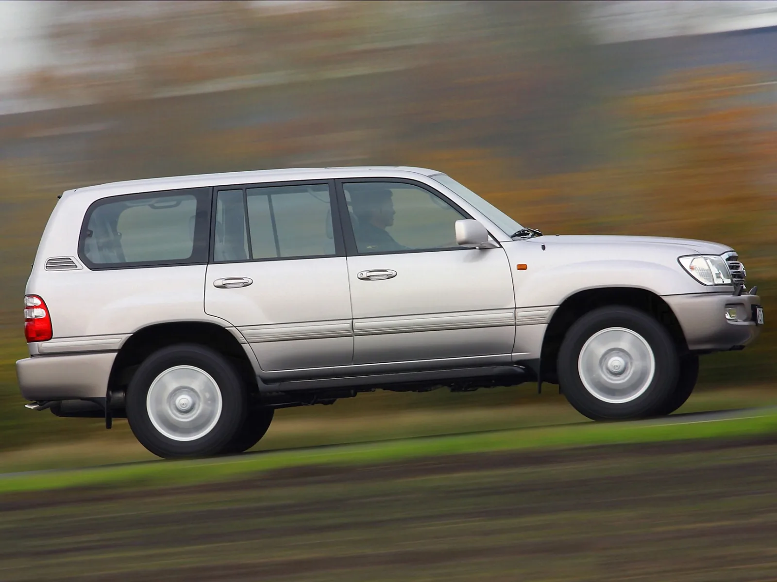 Toyota Land Cruiser 100 Series Restyling (J100) — 2