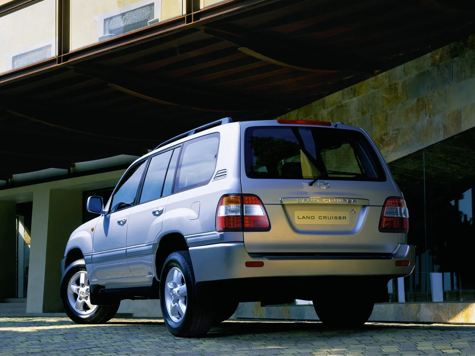 Toyota Land Cruiser 100 Series Restyling 2 (J100) — 5