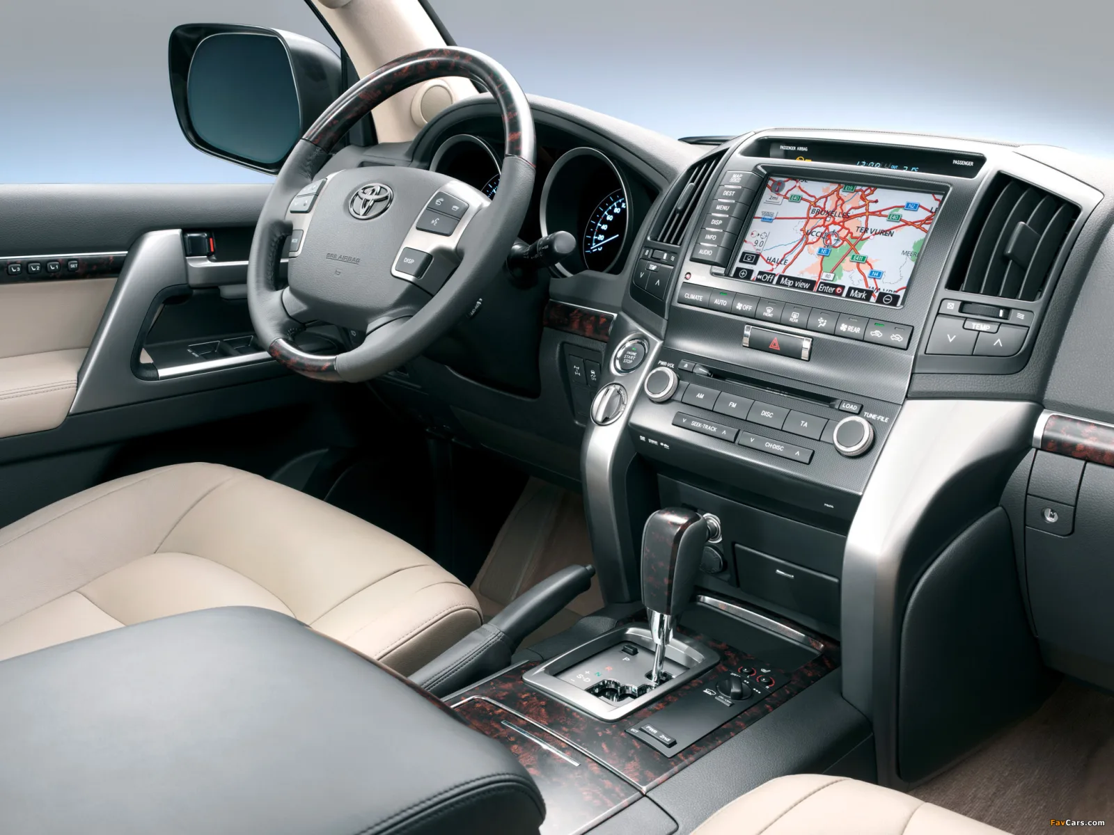 Toyota Land Cruiser 200 Series (J200) — 7