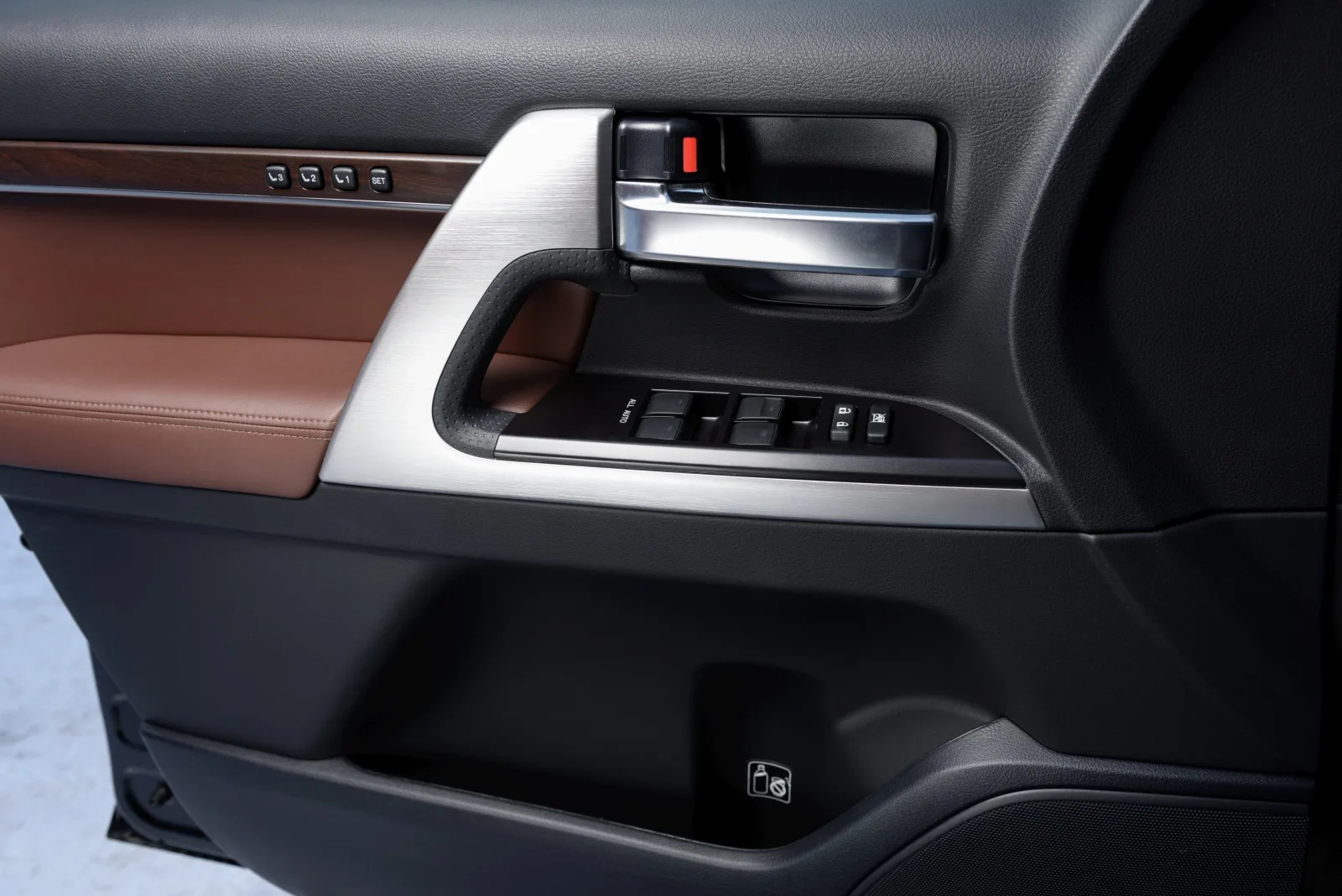 Toyota Land Cruiser 200 Series Restyling 2 (J200) — 8