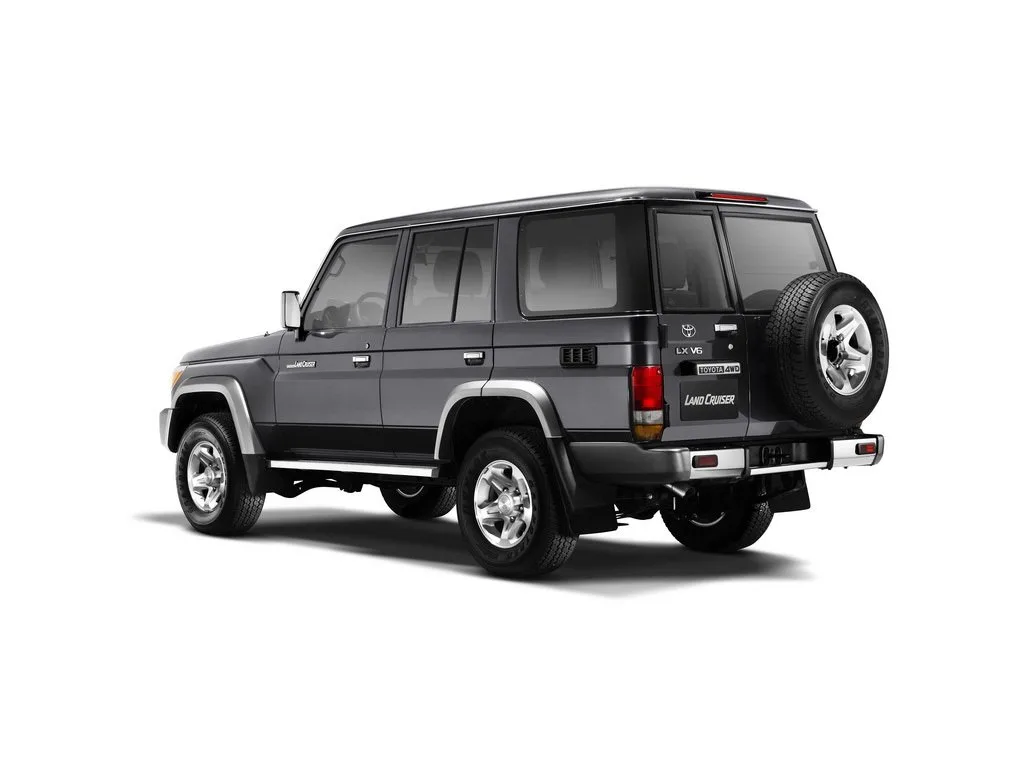 Toyota Land Cruiser 70 Series Restyling (J70) — 4