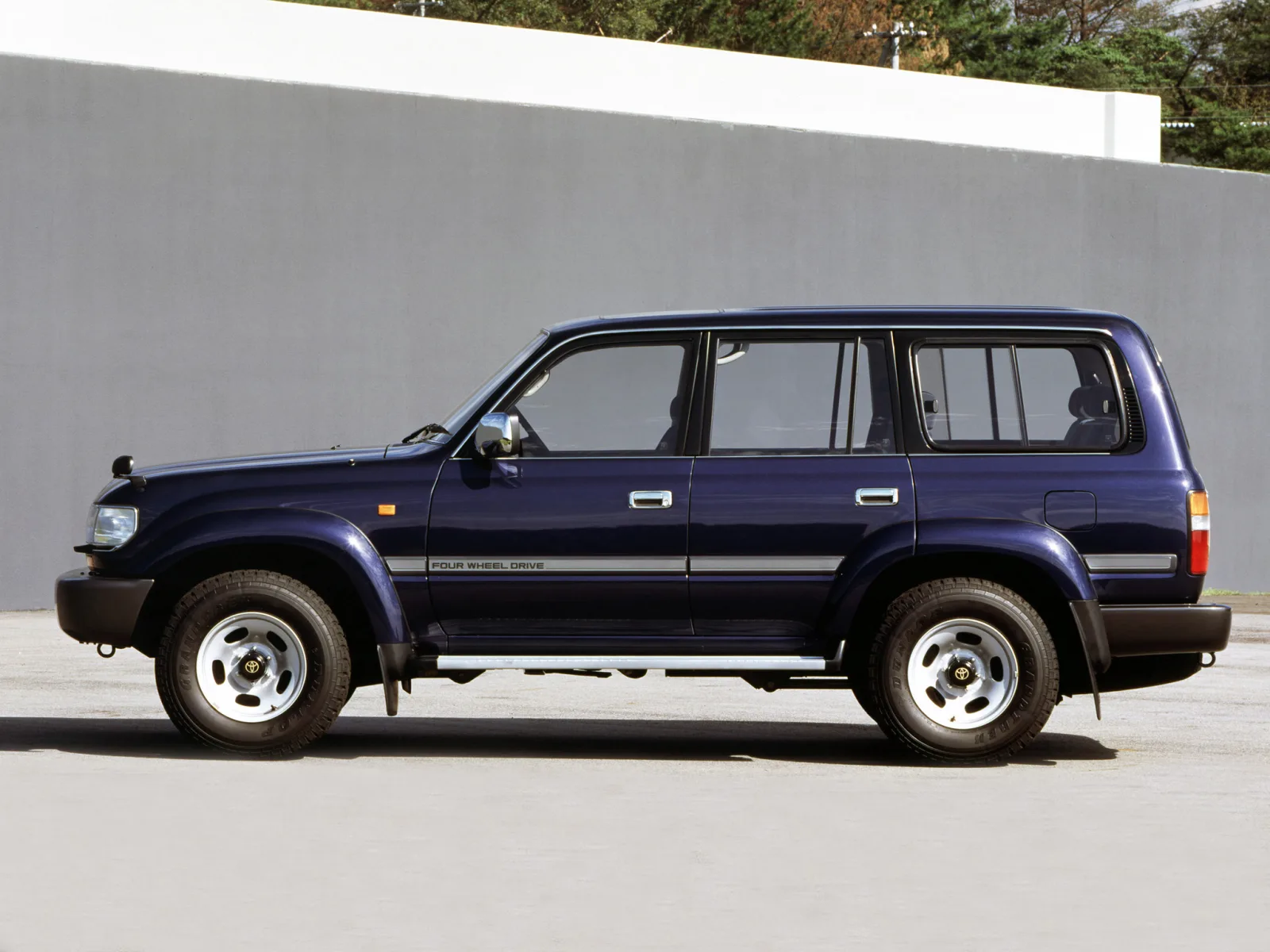 Toyota Land Cruiser 80 Series Restyling (J80) — 2