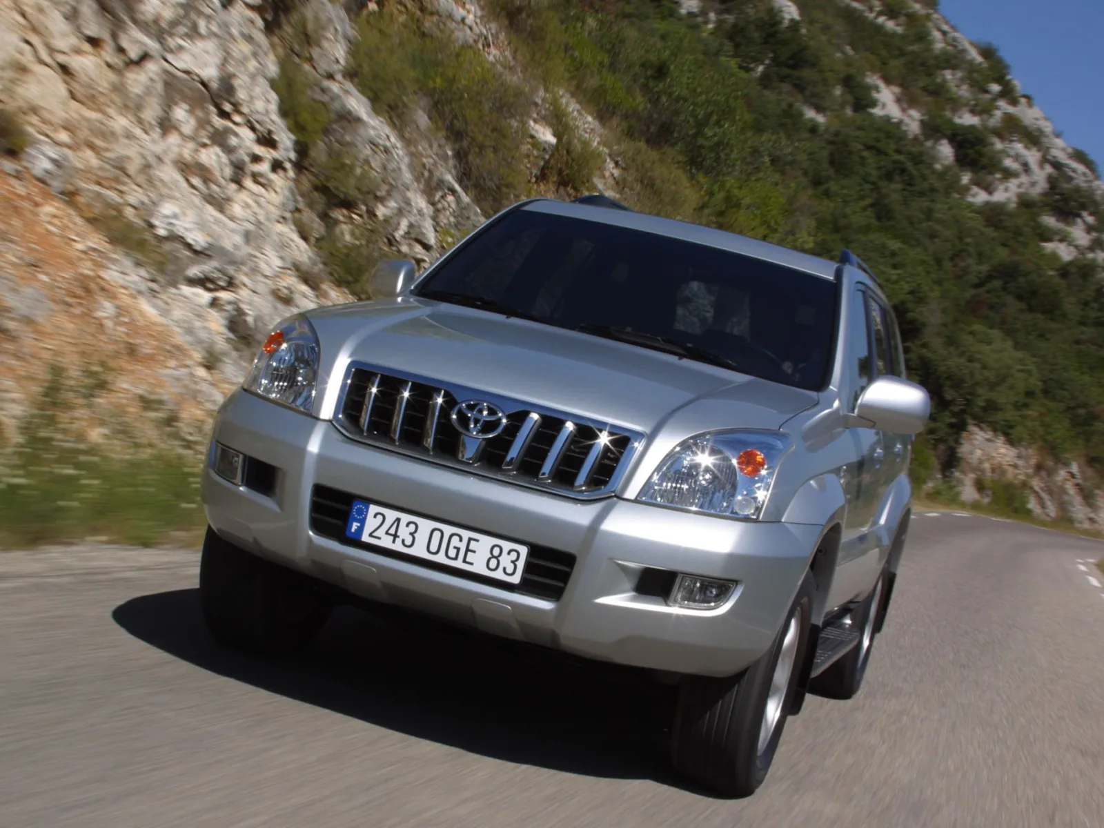 Toyota Land Cruiser Prado 120 Series (J120) — 3