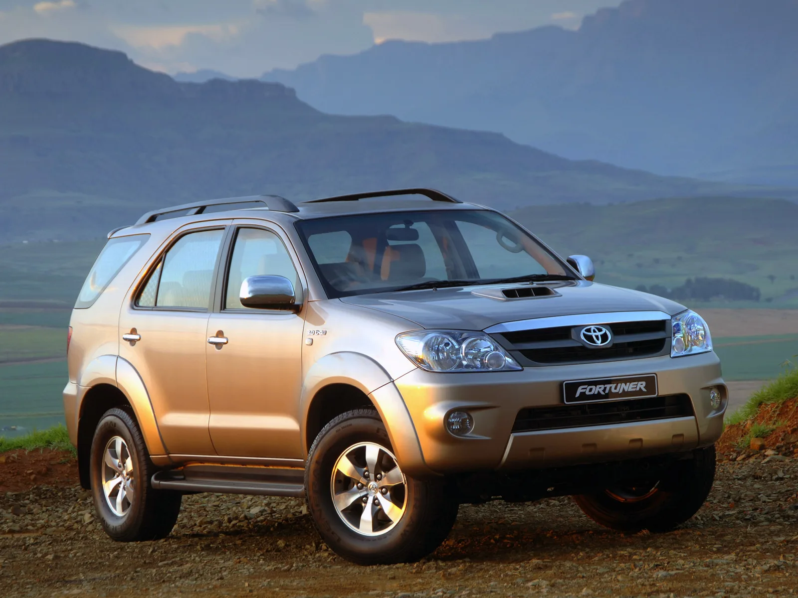 Toyota Fortuner I