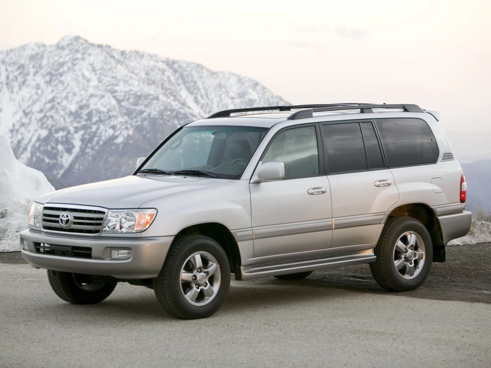 Toyota Land Cruiser 100 Series Restyling 2 (J100)